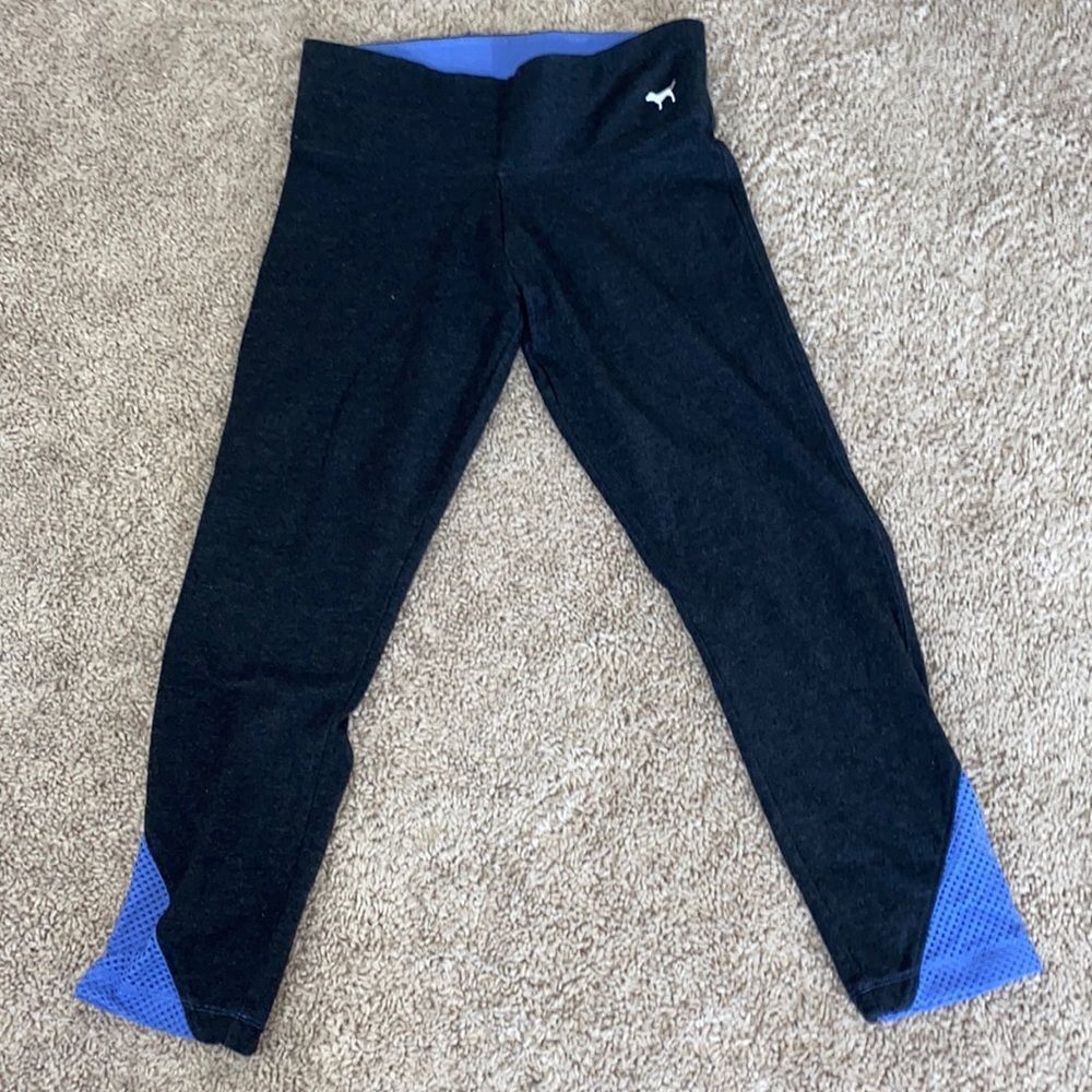PINK Yoga Capri Pants Size XSMALL